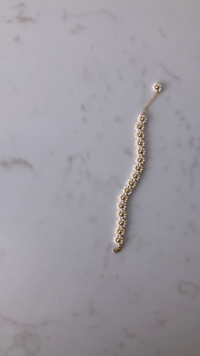 비즈 브레이슬릿 착용 장면